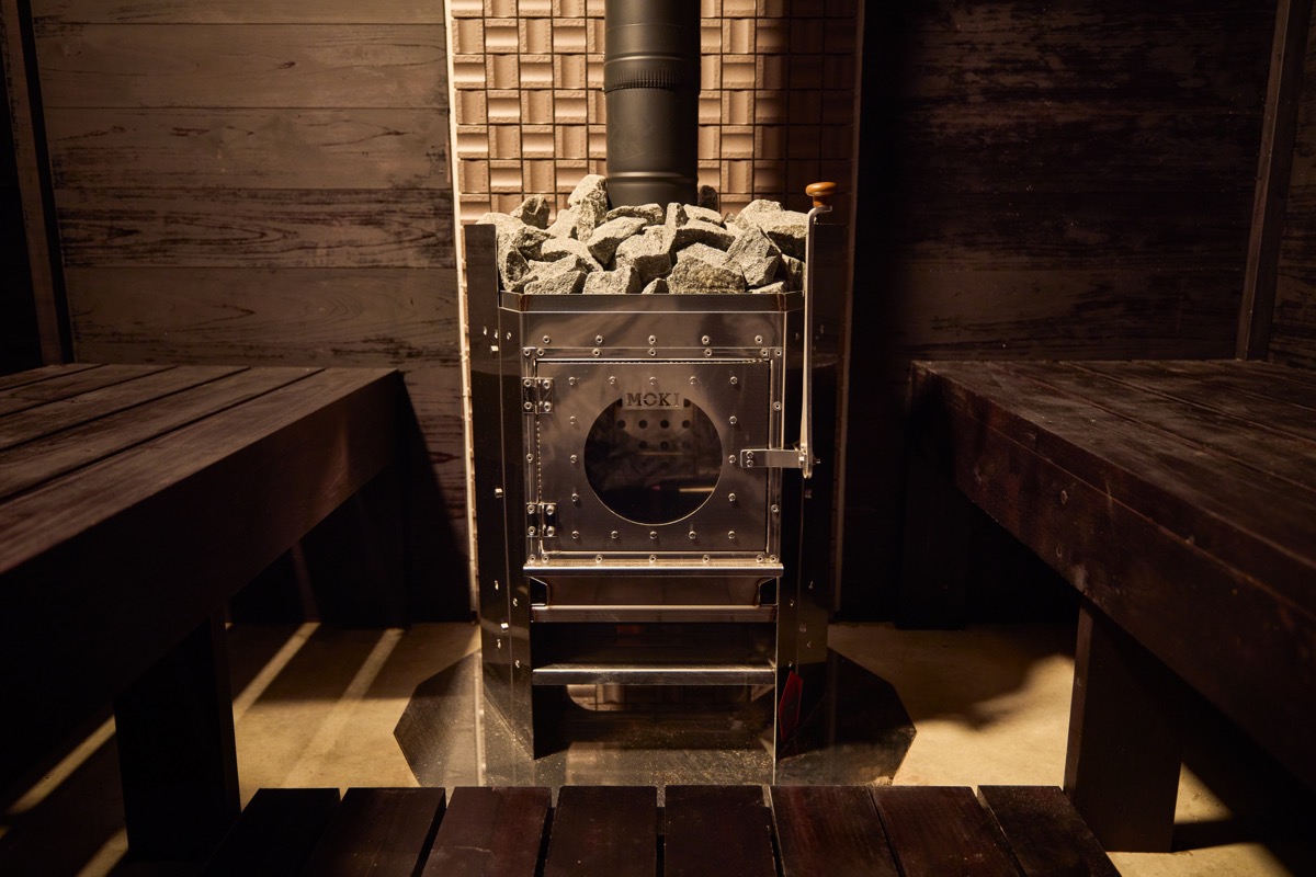 サウナストーブ