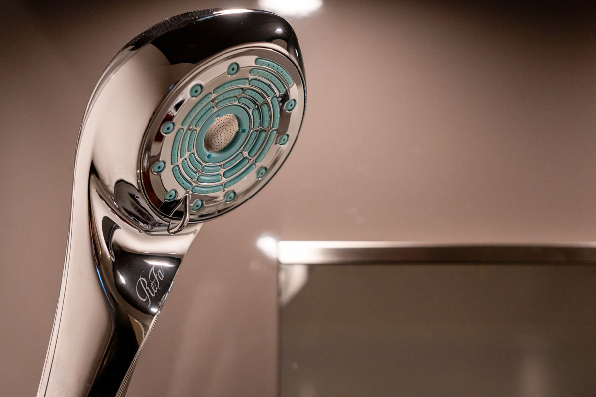 シャワーヘッド｜ReFa